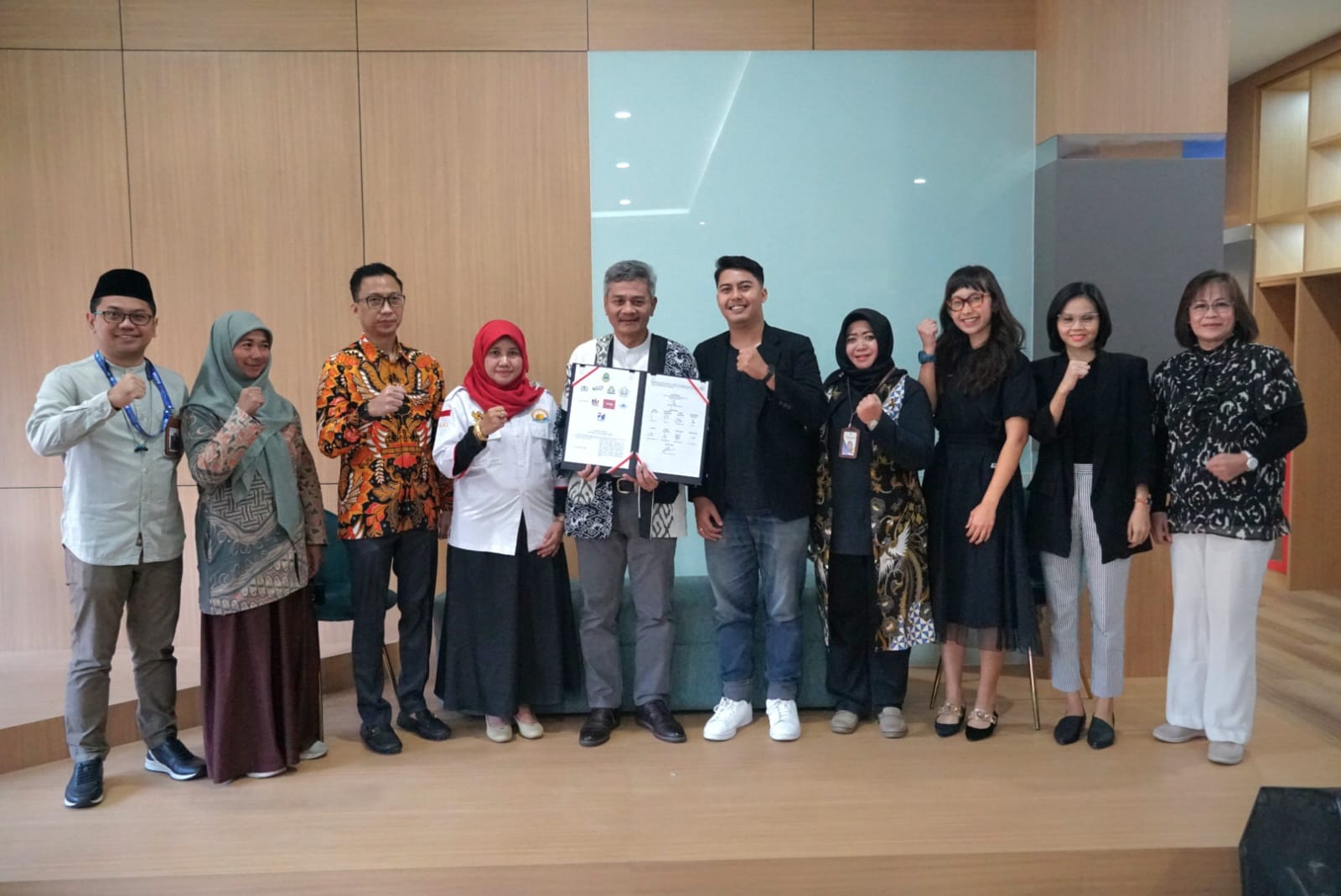 MEMPERINGATI HARI UMKM